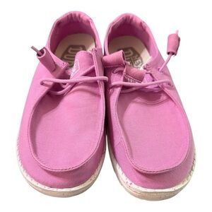 Hey Dude Women’s Size 5 Pink Wally Shoes – New Without Box